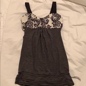 Lululemon sleveless top